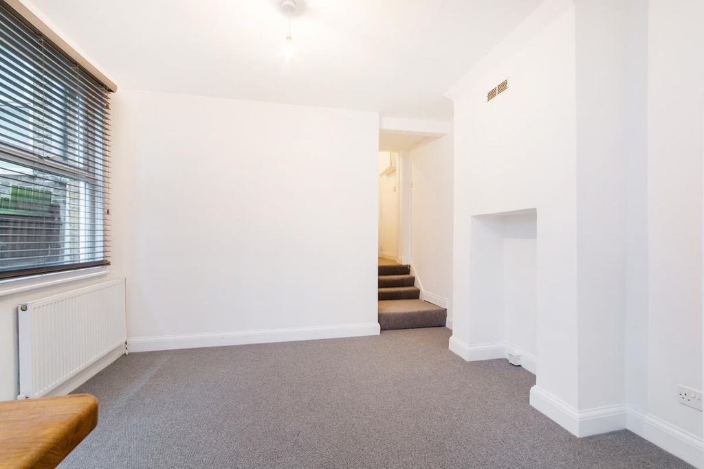 Property photo 3 of 8