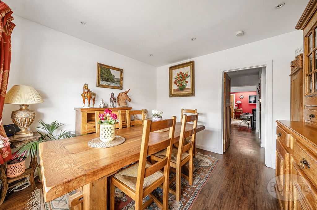 Property photo 2 of 27 1Bfde981-c8c4-4F8...