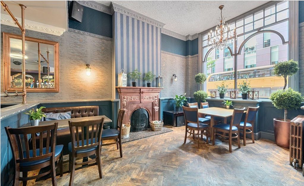 Property photo 1 of 6 Internal Image - Front Dinning - 35 Blagrave St.Jpg