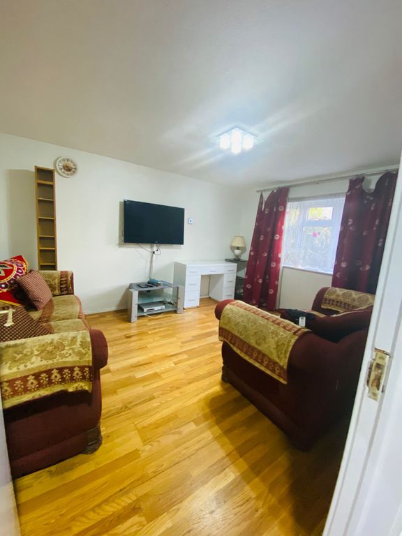 Property photo 3 of 8