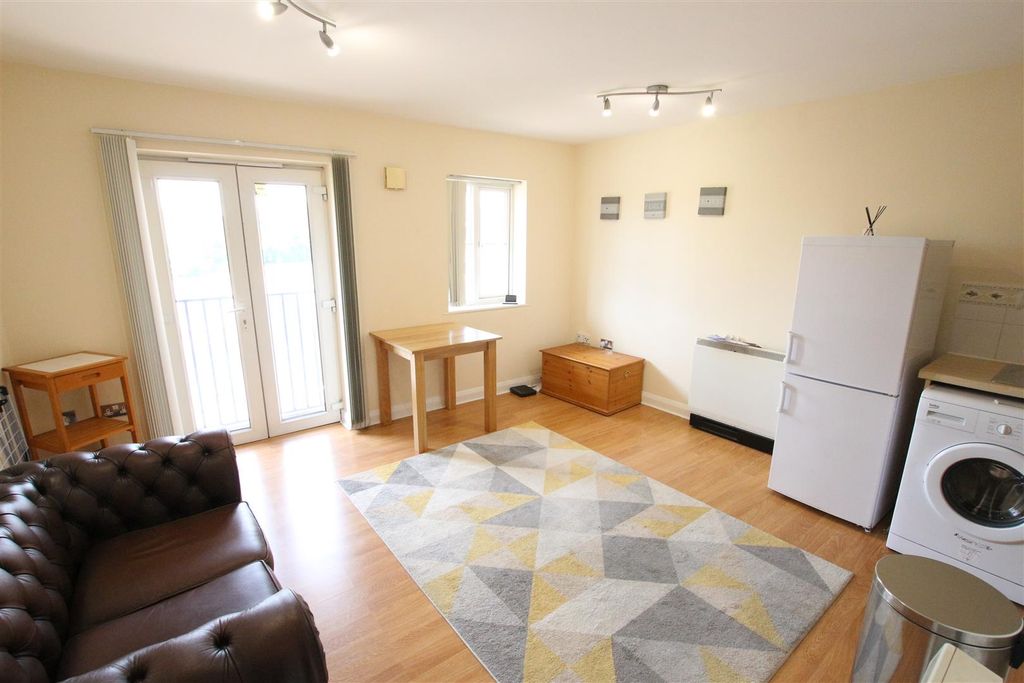 Property photo 3 of 8