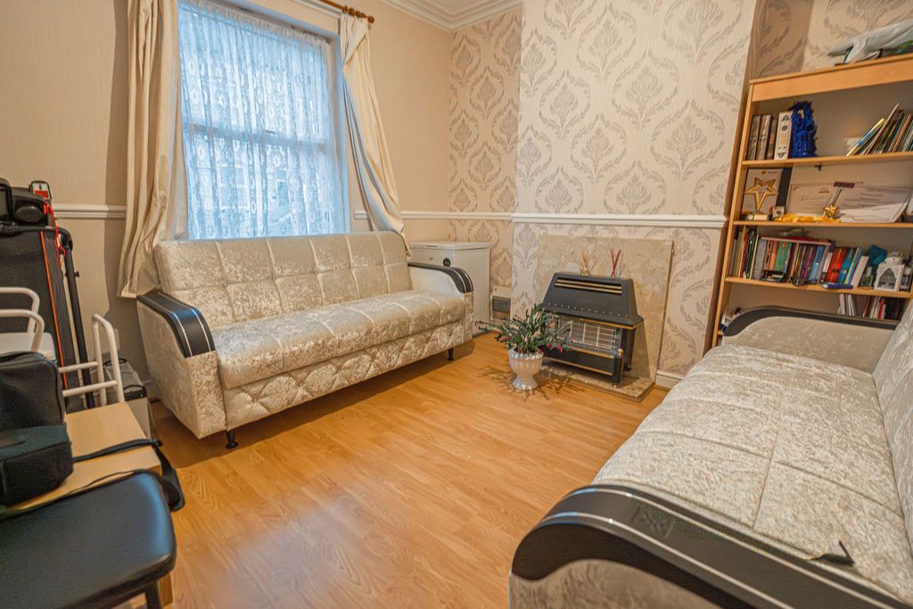 Property photo 2 of 12 20251126-Dsc0730420251126