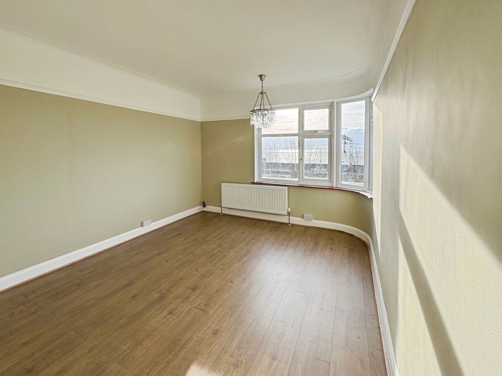 Property photo 2 of 12 Lounge