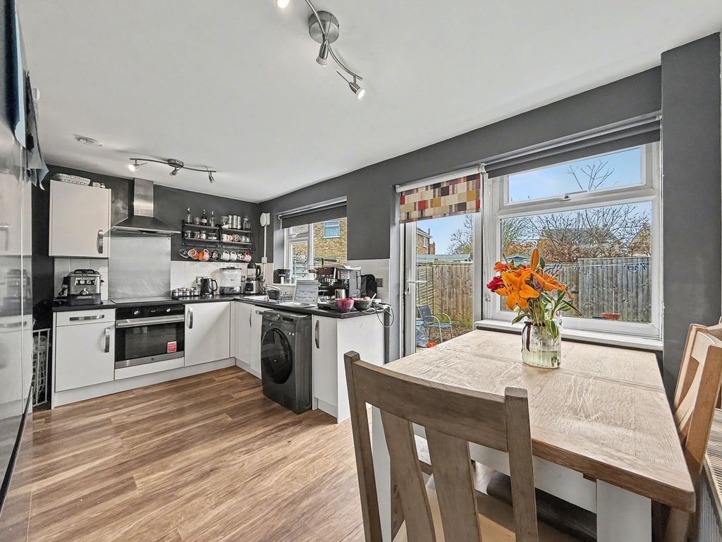 Property photo 2 of 10 Img3950