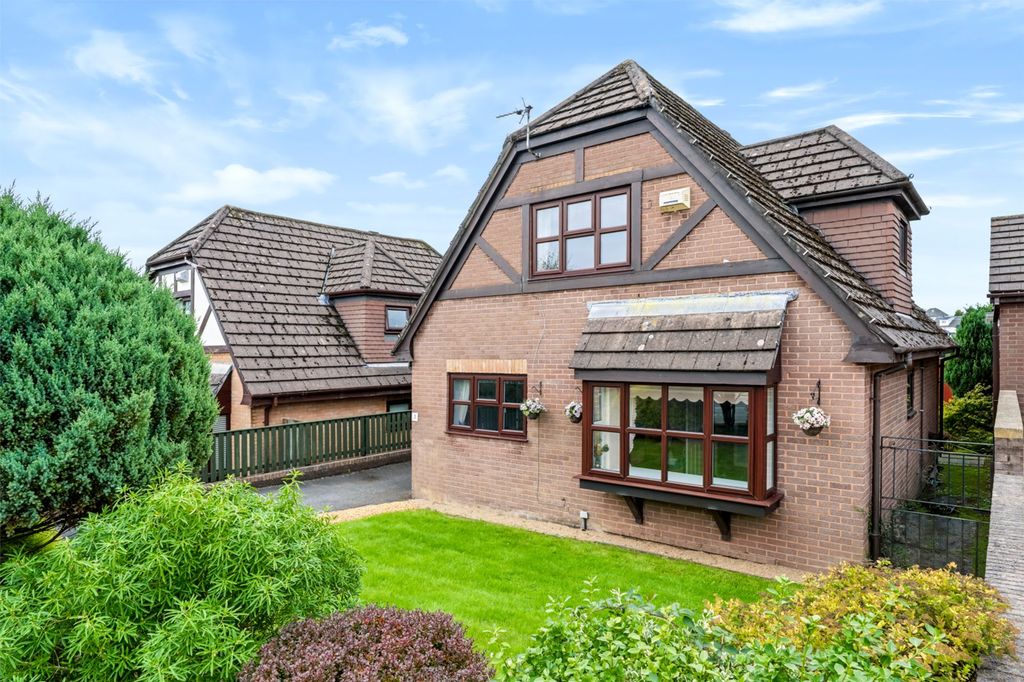 Property photo 2 of 33