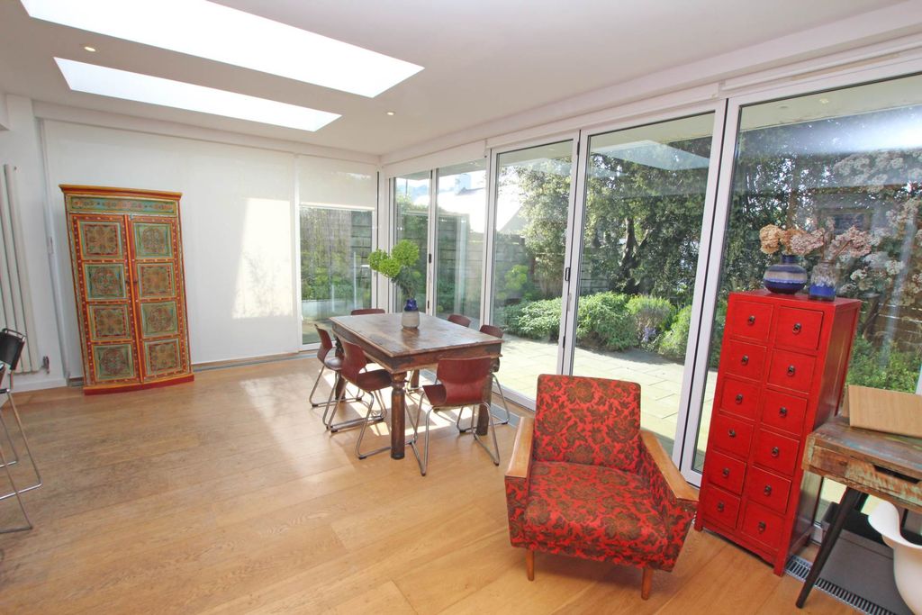 Additional image 14 of 3 bed detached house for saleHolywell Close, Eastbourne BN20