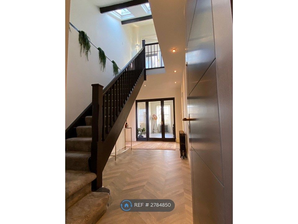 Property photo 1 of 20 Hallway