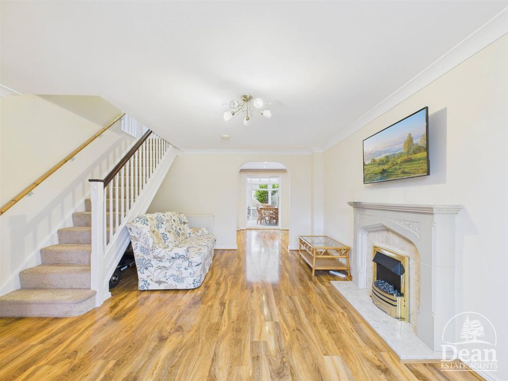 Property photo 3 of 26