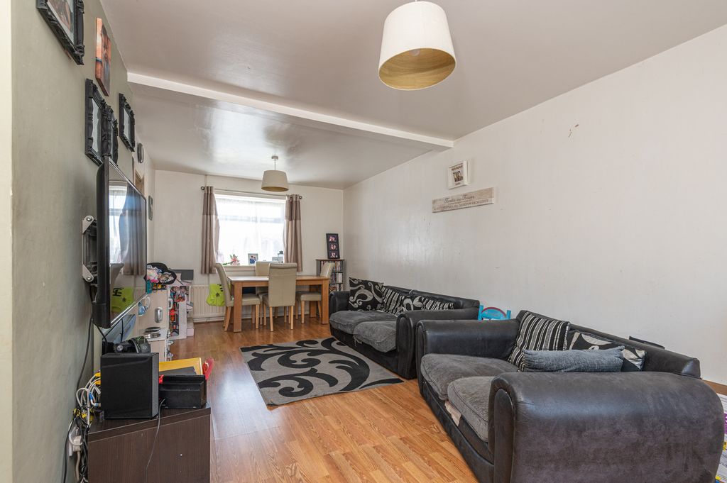 Property photo 3 of 25