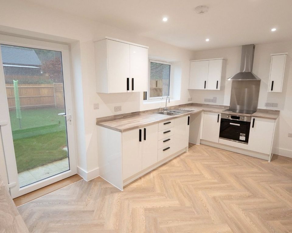 Property photo 2 of 6 Picture No. 10