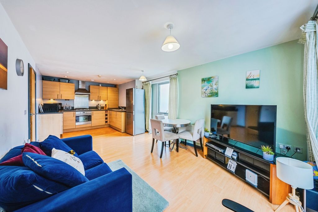 Property photo 1 of 18 Lounge/Dining Room