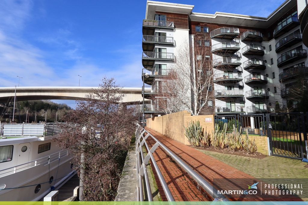 Property photo 2 of 14