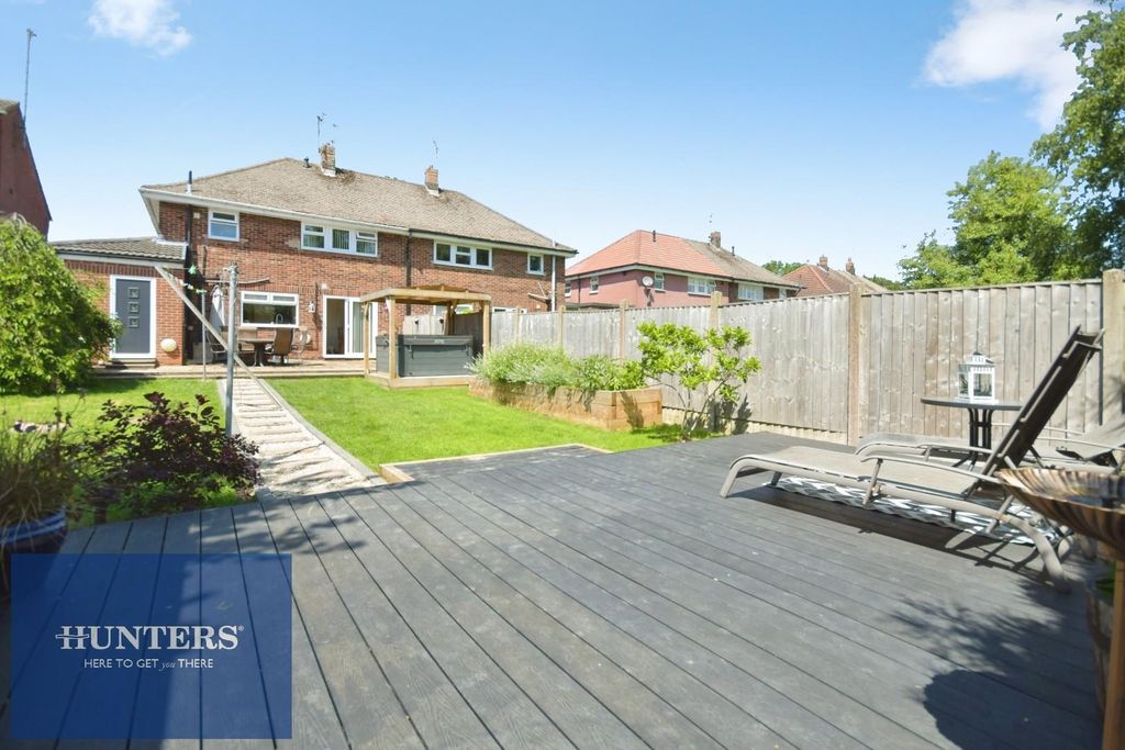 Property photo 1 of 16 Garden 5.Jpg
