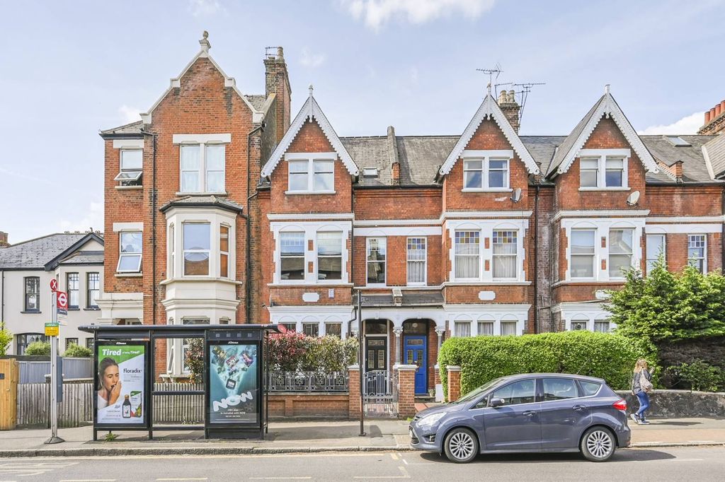 Property photo 2 of 11