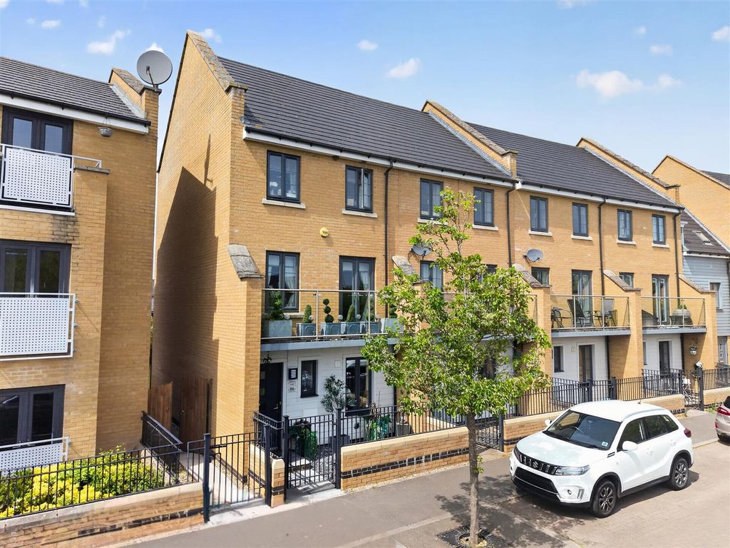 Property photo 1 of 30