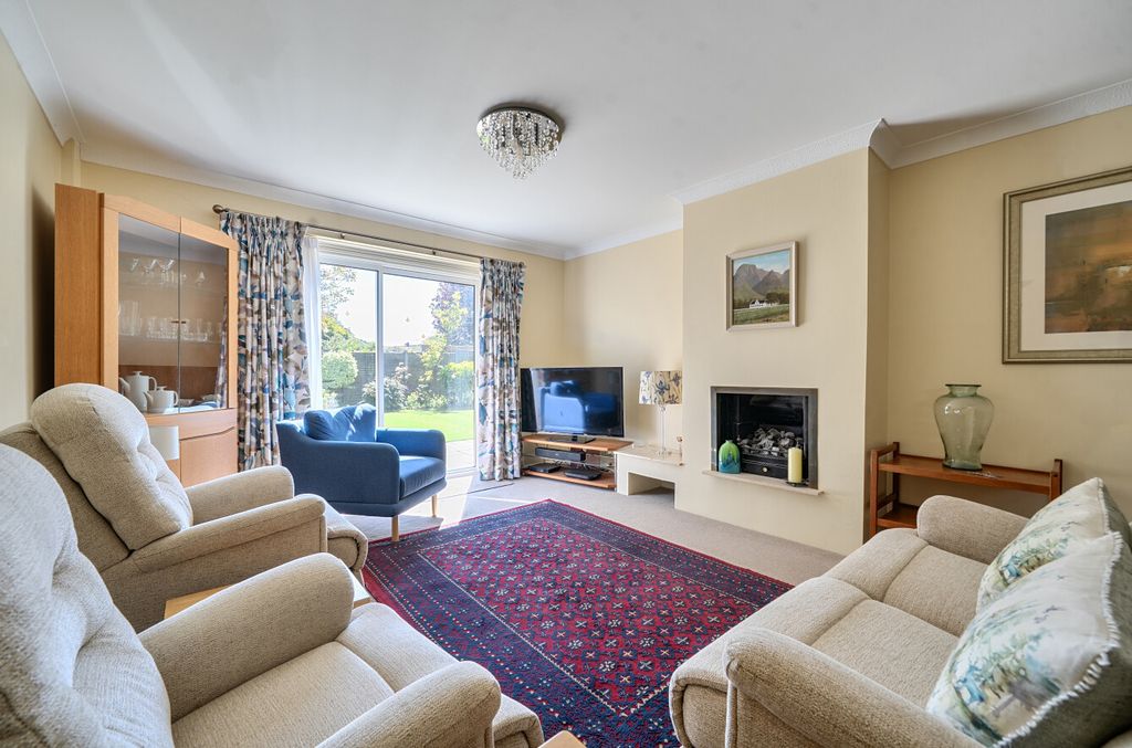 Property photo 2 of 13 1453586-25-69F35d...