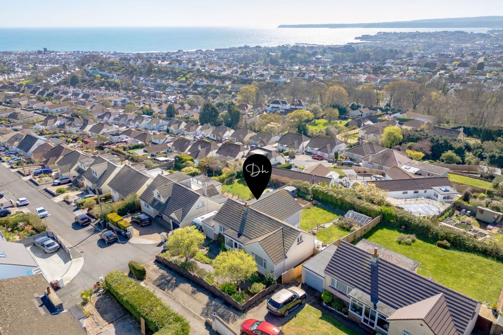 Property photo 1 of 31