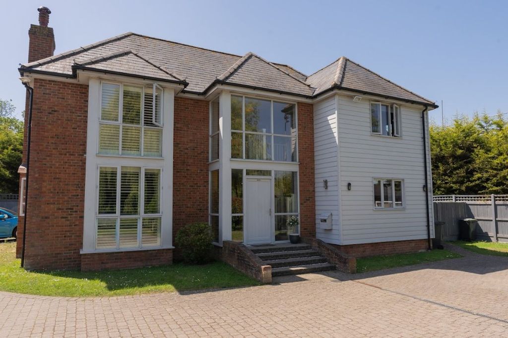 Property photo 1 of 47