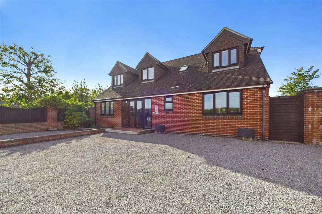 Property photo 2 of 37 Cam01894G0-Pr0229-Still004.Jpg