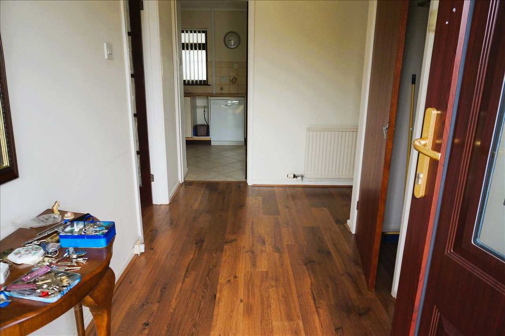 Property photo 3 of 15 L-Shaped Reception Hall And Inner Hall