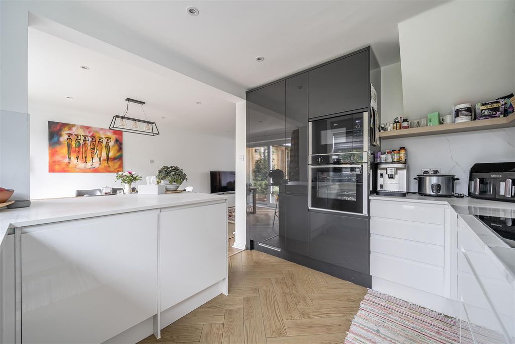 Property photo 3 of 26 1356703-23-68cc39A9Aa5ce.Jpg