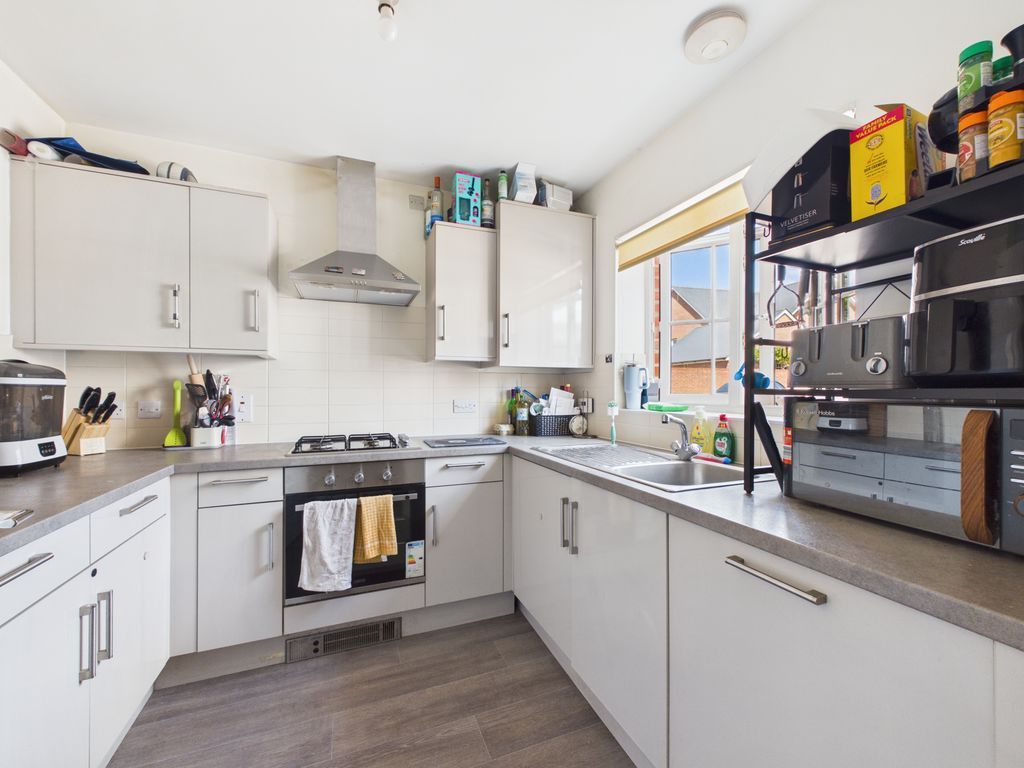 Property photo 3 of 12 Kitchen