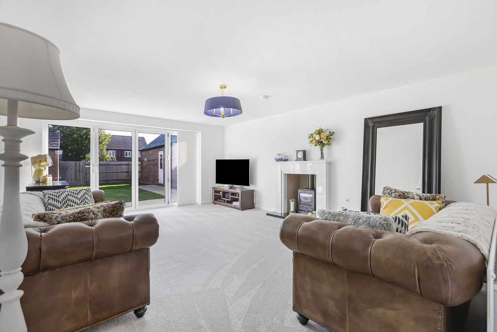 Property photo 2 of 43