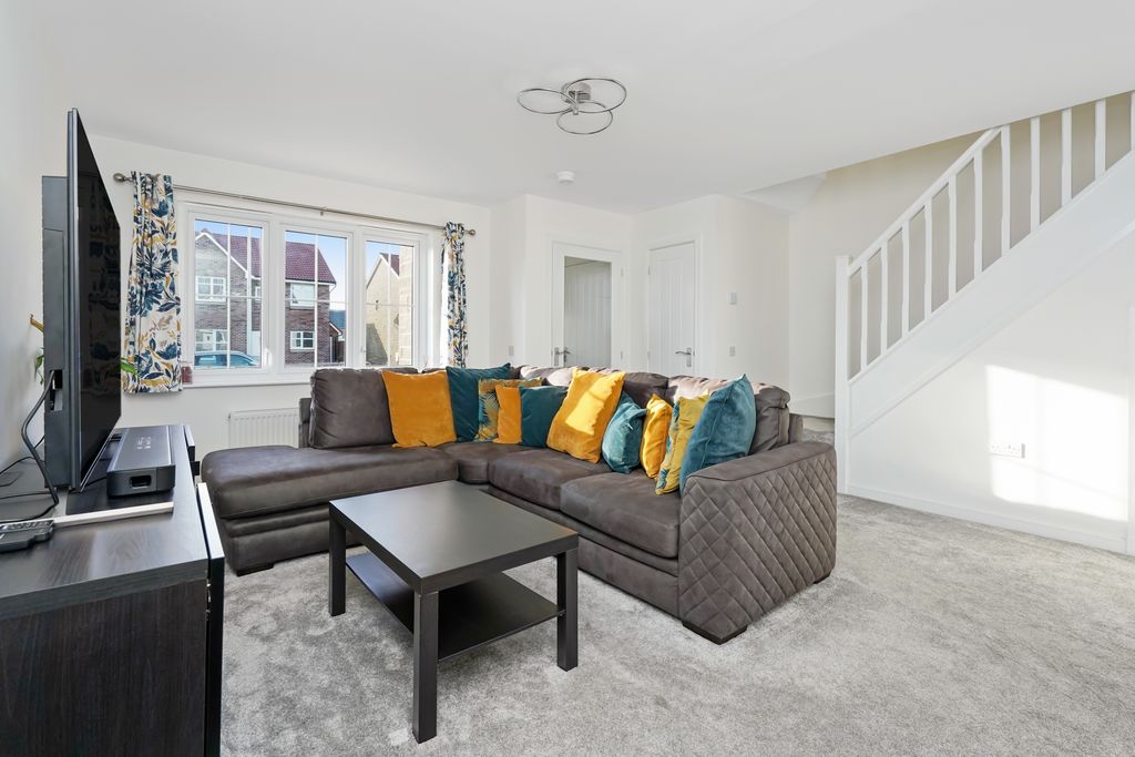 Property photo 2 of 19 Property Image 2