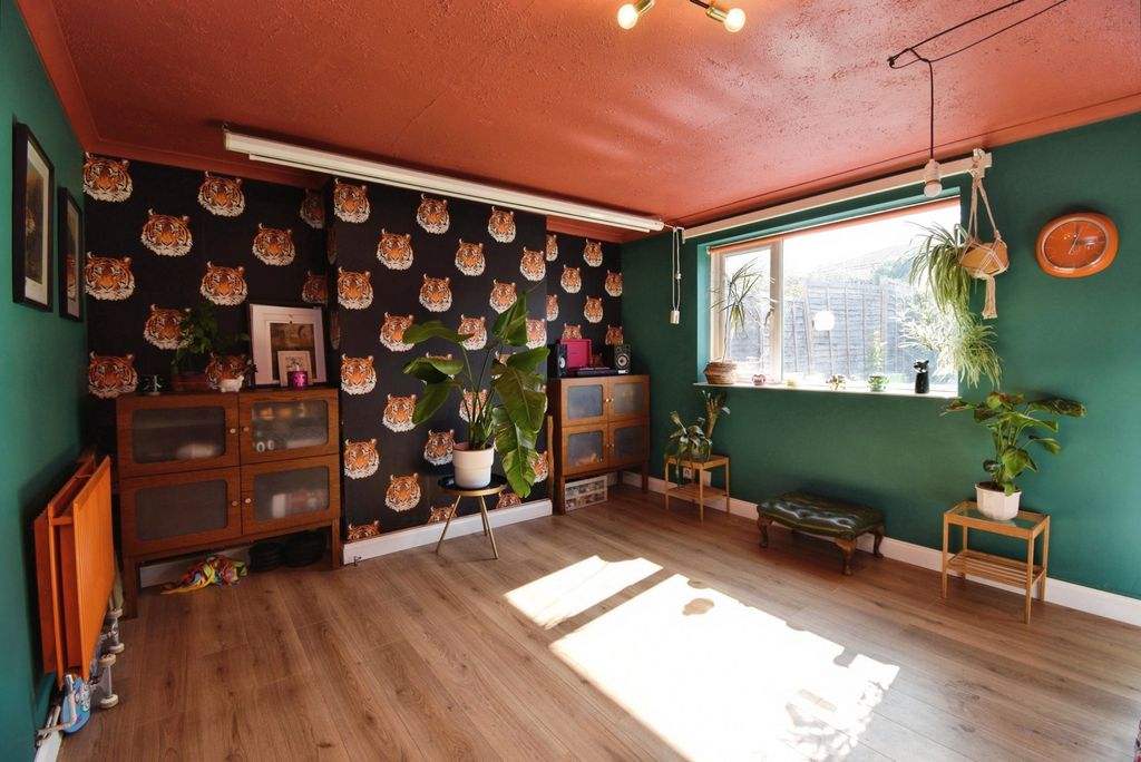 Property photo 2 of 17 Photo