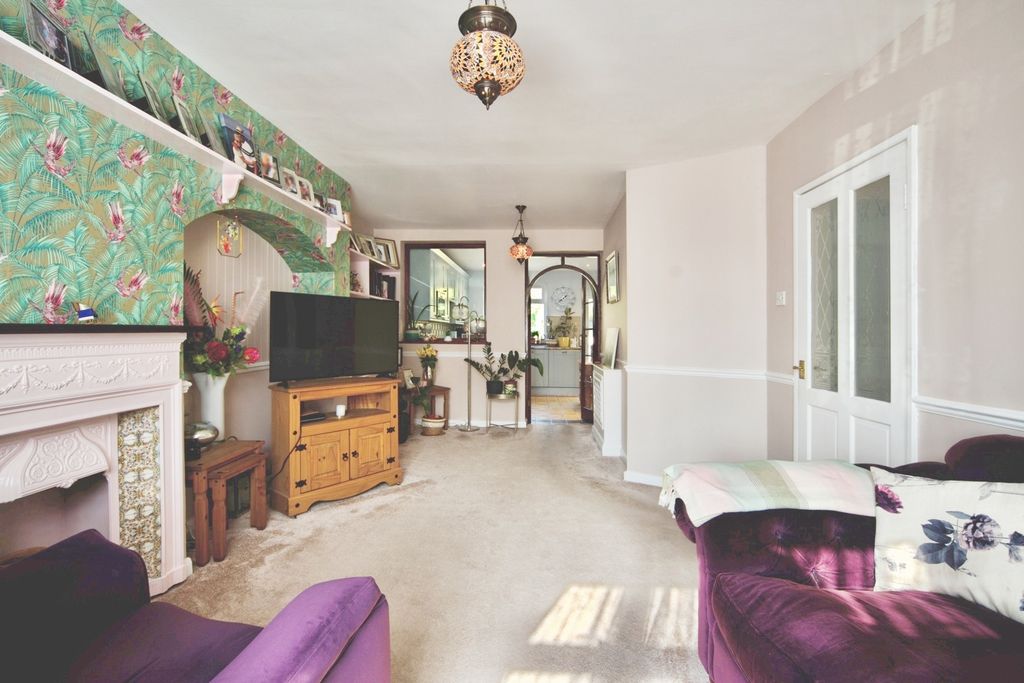 Property photo 2 of 15 Pbox-Img.Jpg