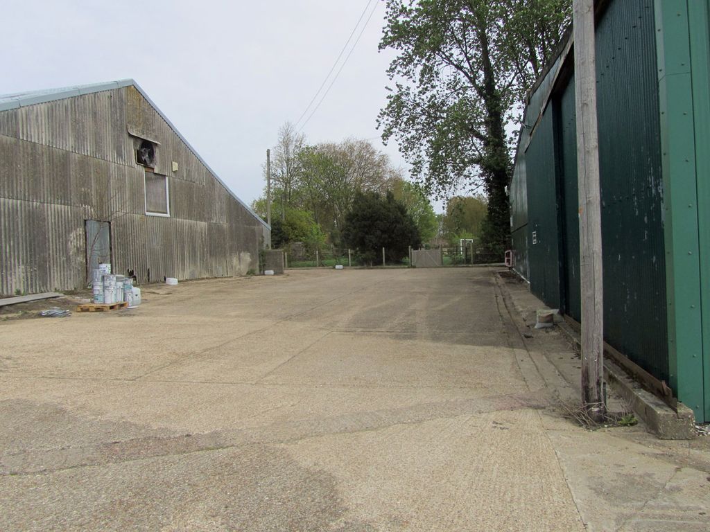 Property photo 3 of 9 Hamilton Barn, Halland