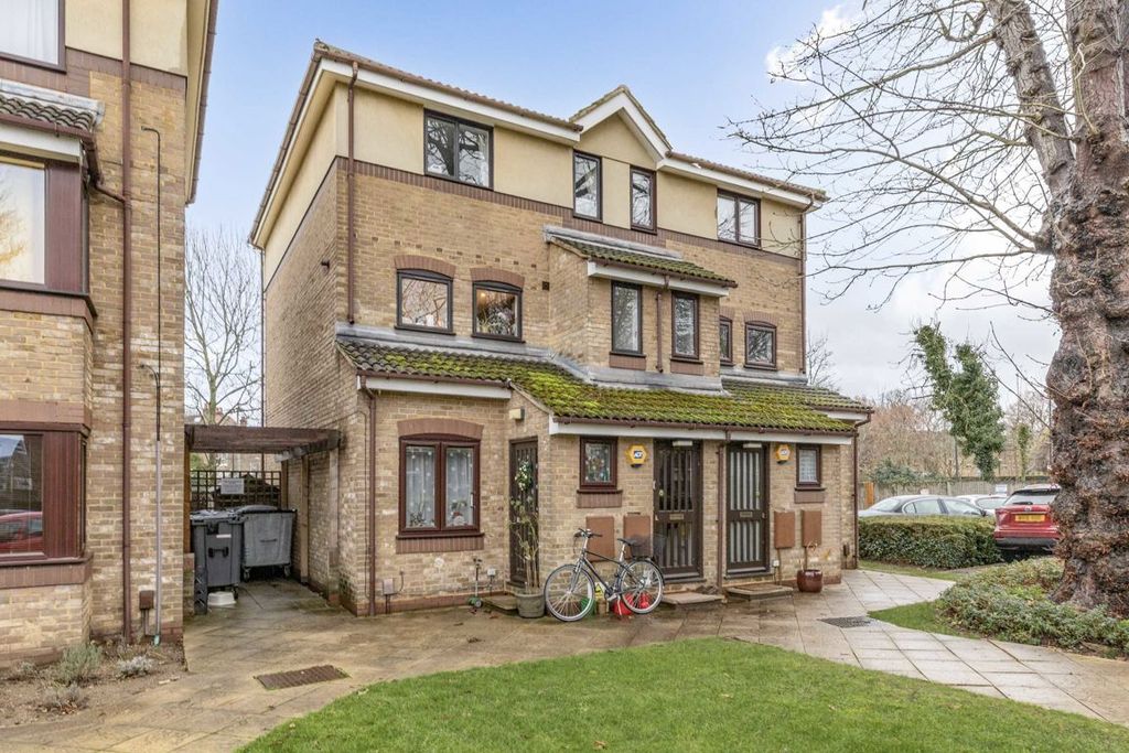 Property photo 1 of 6