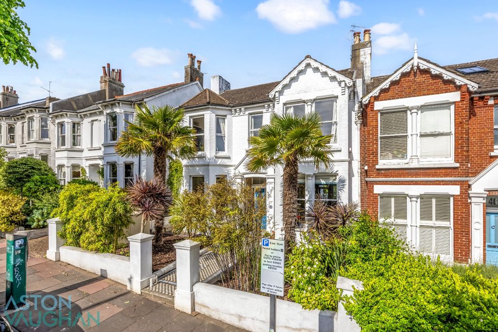 Property photo 2 of 27 5209672