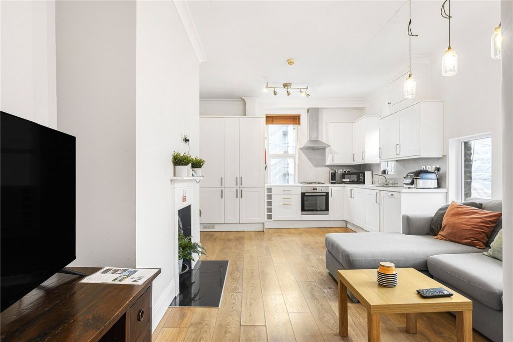 Property photo 1 of 16 Kitchen/Reception