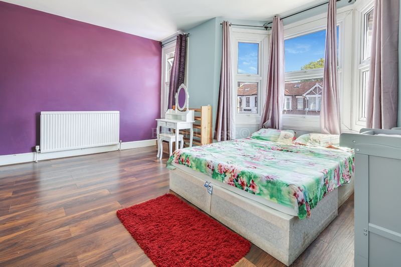 Property photo 2 of 8 Photo 4