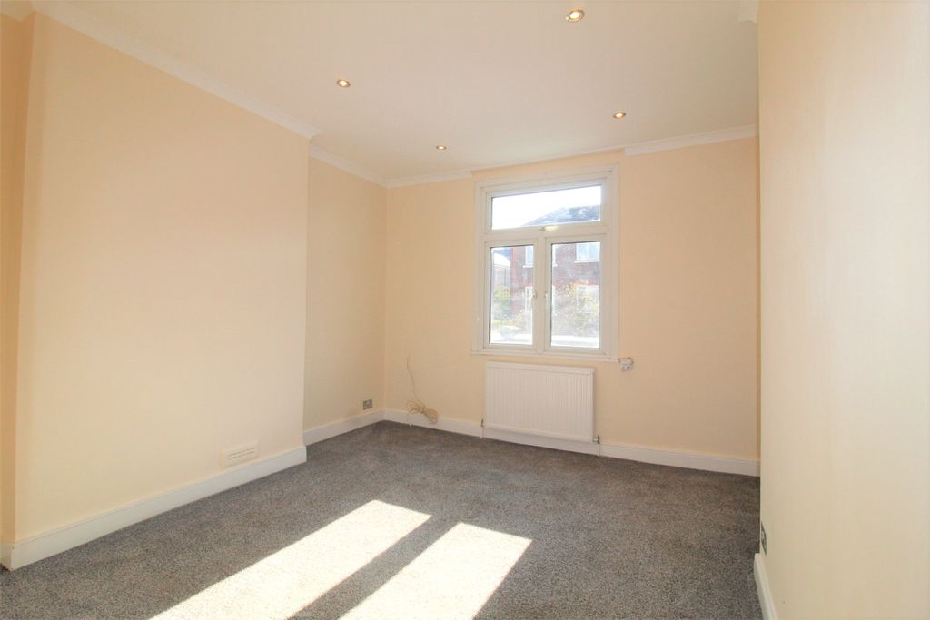 Property photo 3 of 7 Living Room