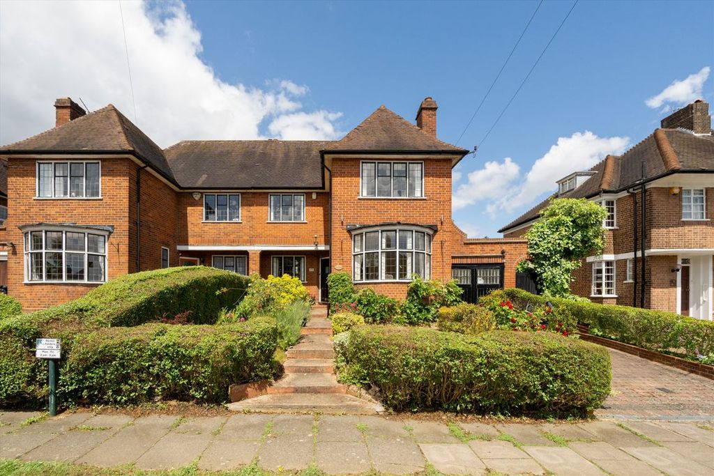 Property photo 1 of 11