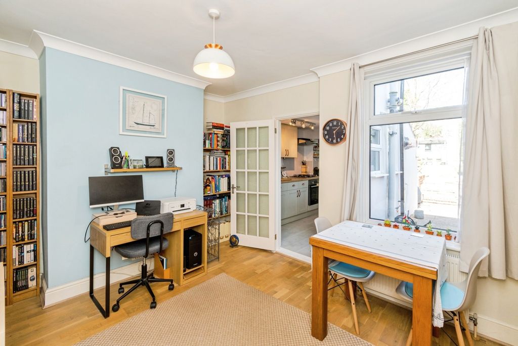 Property photo 3 of 17 Pbox-Img.Jpg