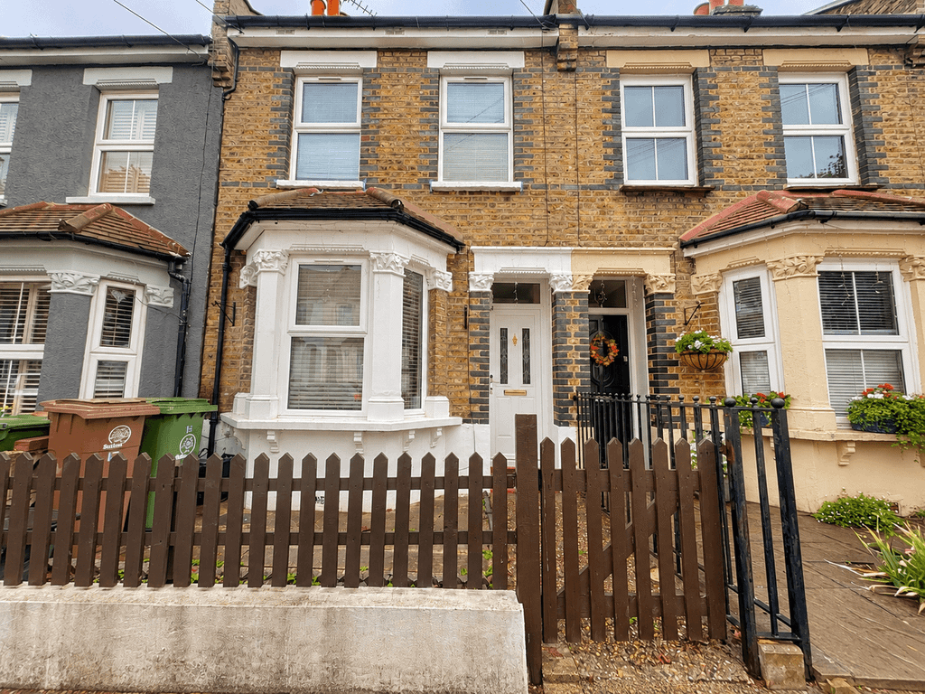 Property photo 1 of 17 3 Bedroom Terraced For Rent