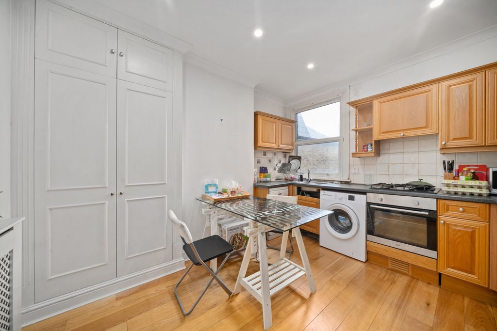 Property photo 2 of 9 Photo 8