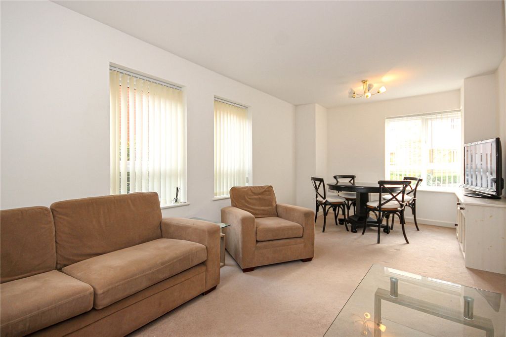 Property photo 2 of 16 Picture No. 13