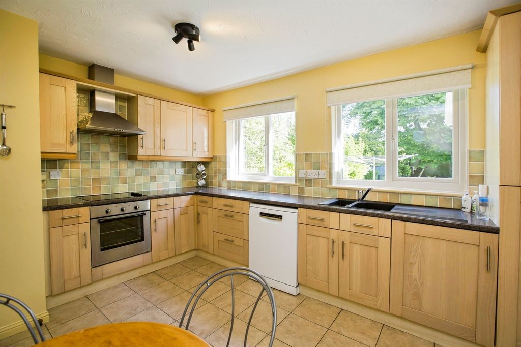 Property photo 3 of 18