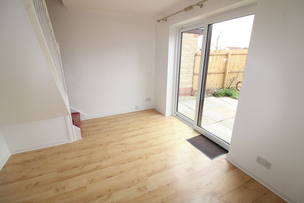 Property photo 3 of 8 Dining Area