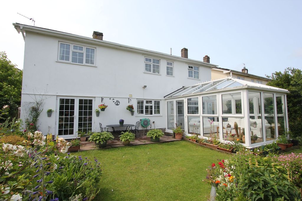Property photo 2 of 46