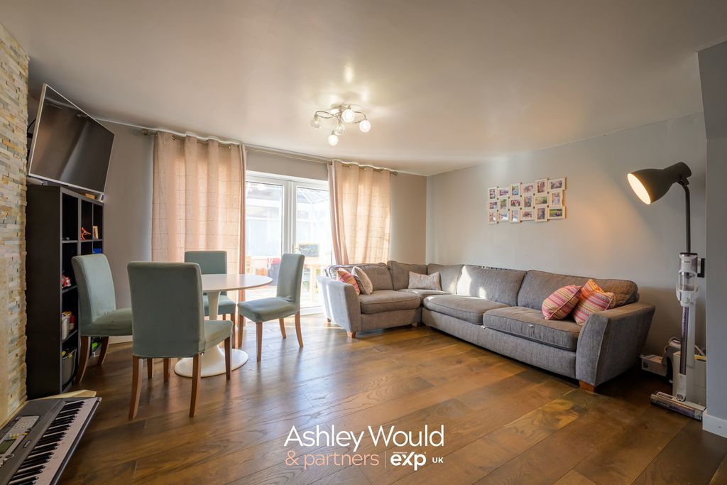 Property photo 3 of 14