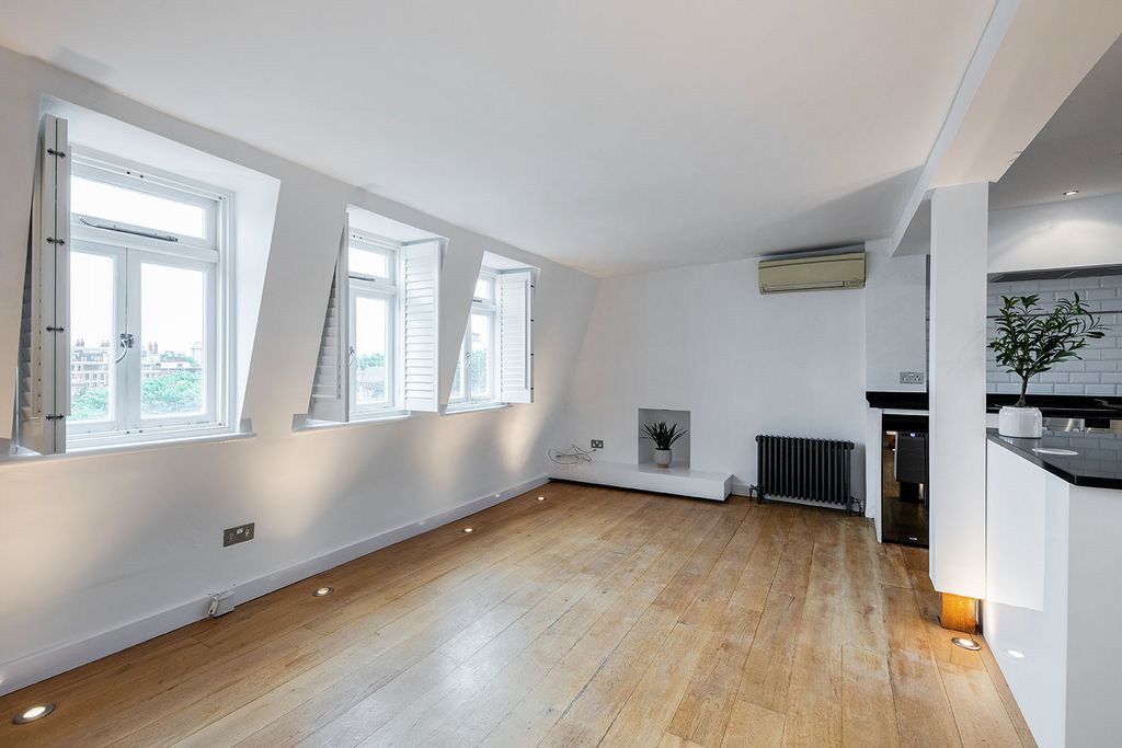 Property photo 1 of 8 Flat4 7 Horton Street 4388 Rec.Jpg
