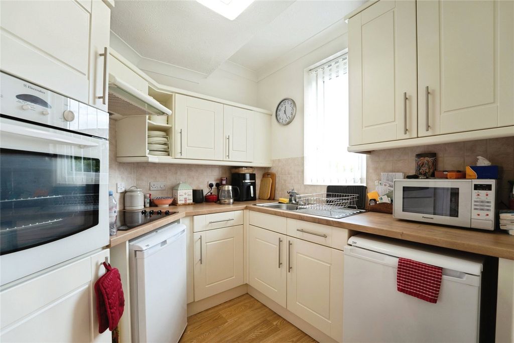 Property photo 3 of 13 Picture No. 12