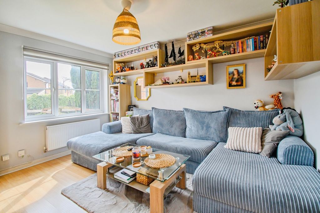 Property photo 2 of 20 Living Room