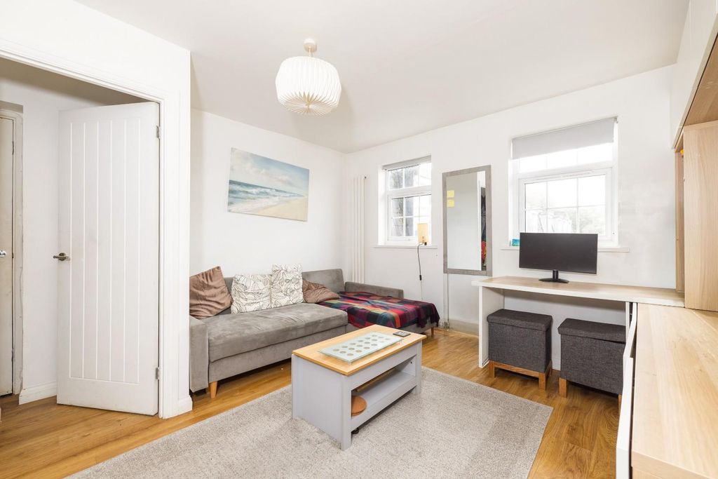 Property photo 2 of 9 Char0004.Jpg