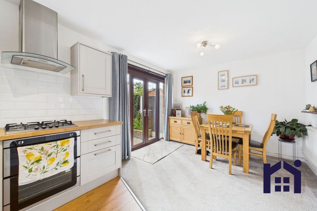 Property photo 3 of 15 Dining Kitchen